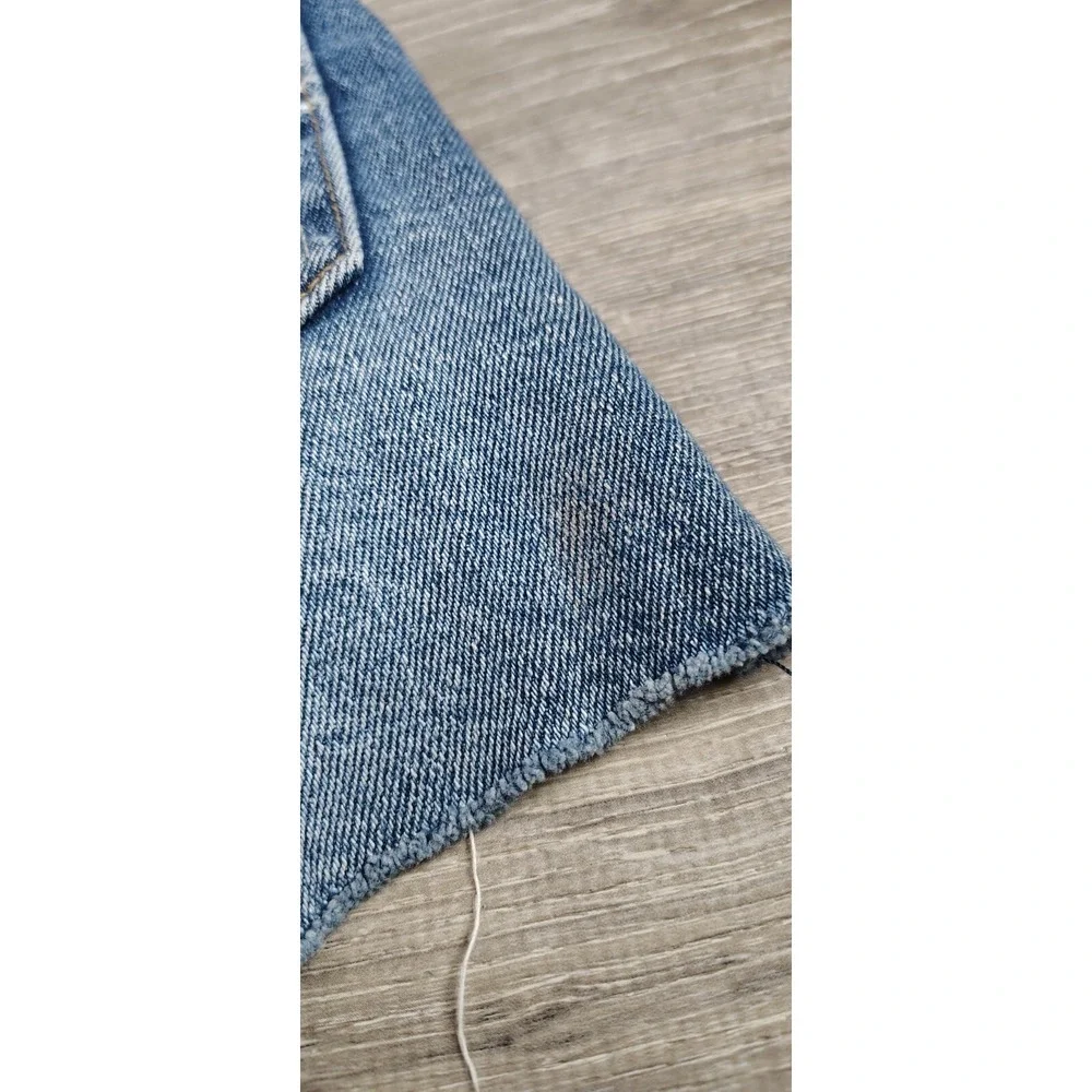 Hollister Juniors Distressed Ultra High Rise Short Short Size 5 w27 ***‎ - Picture 8 of 9